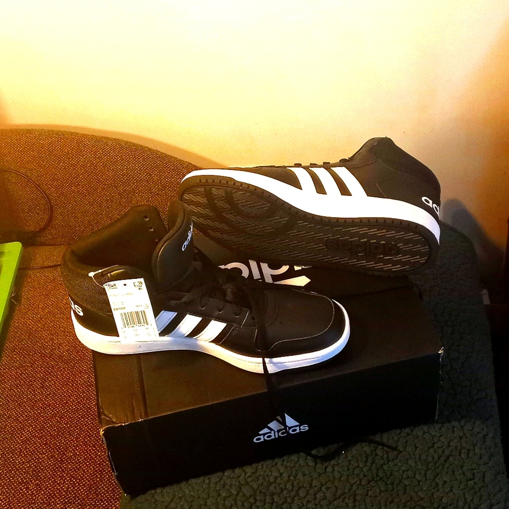Adidas - Picture 4 of 4